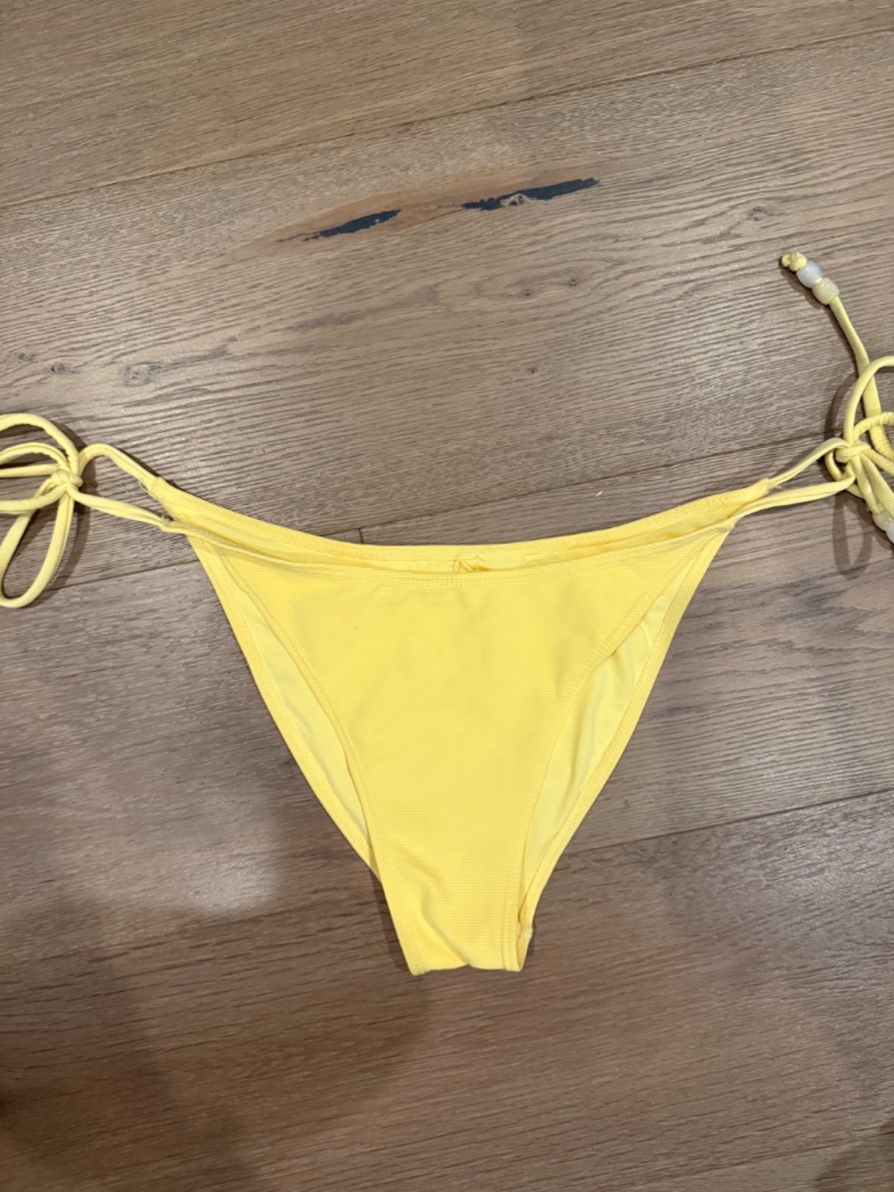 12 Size medium bikini tops and bottom - Picture 12 of 13